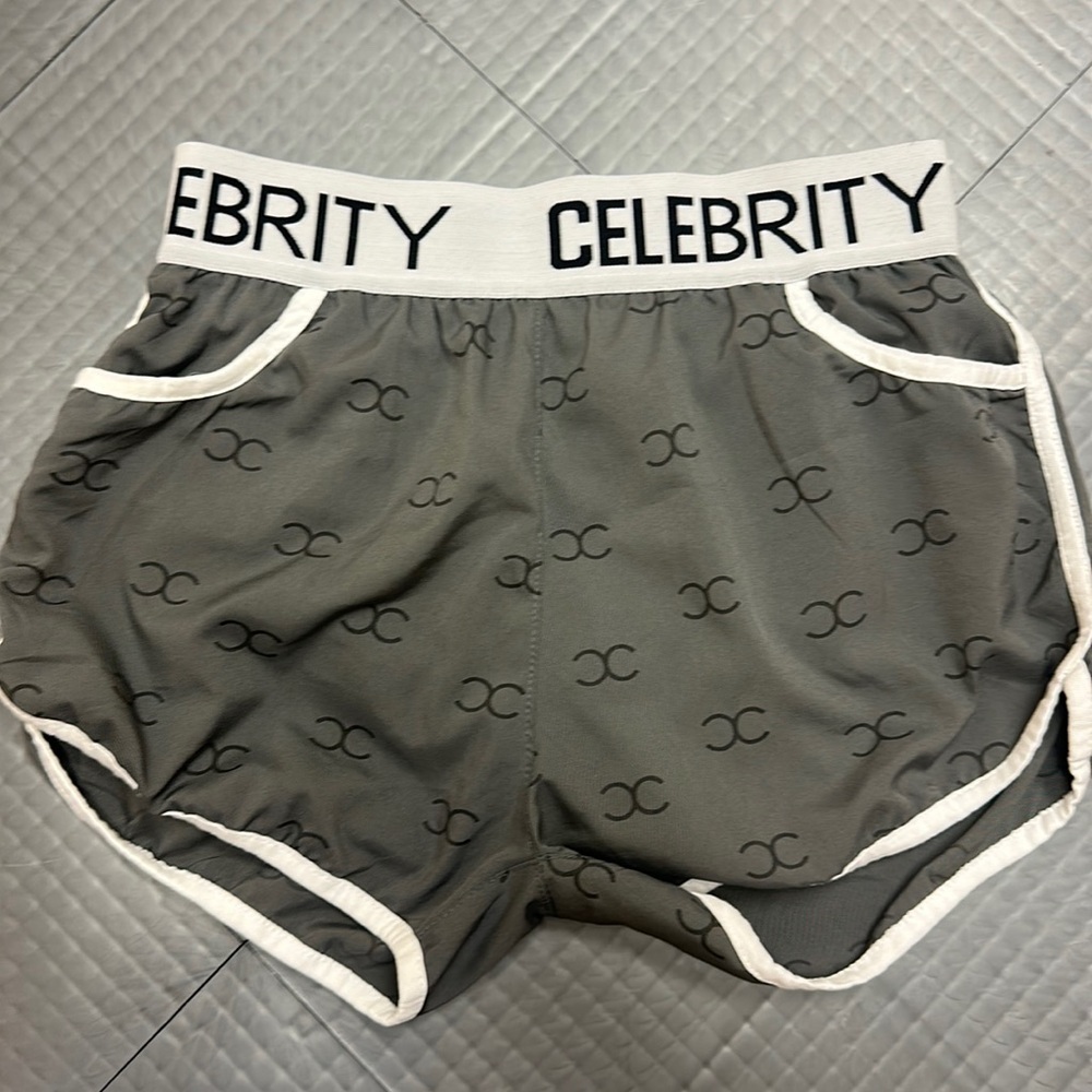 CELEBRITY DANCE GIRL YOUTH DANCE ACTIVE SHORTS GRAY WITH POCKETS YOUTH MEDIUM